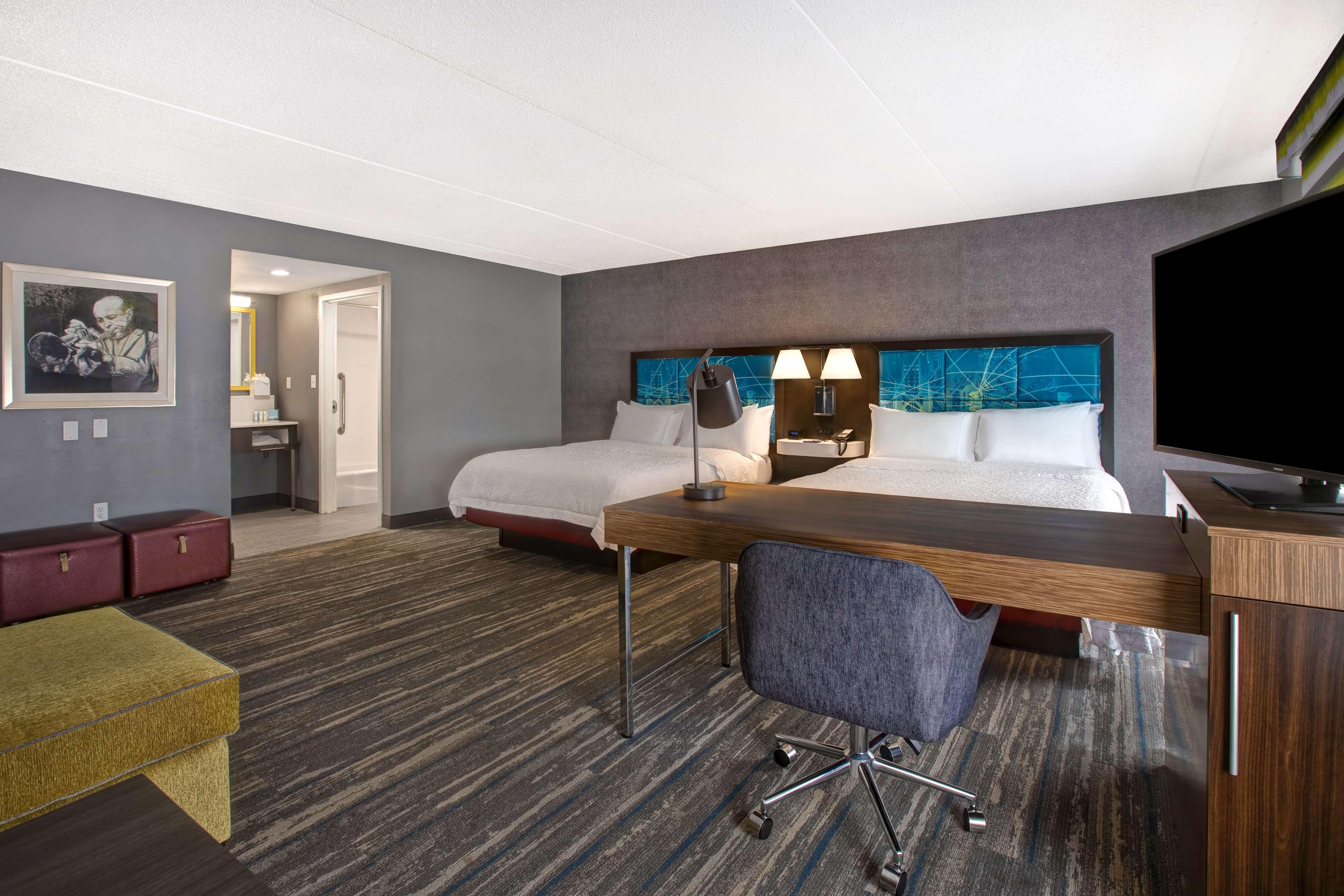 Hampton Inn Олив Бранч Екстериор снимка